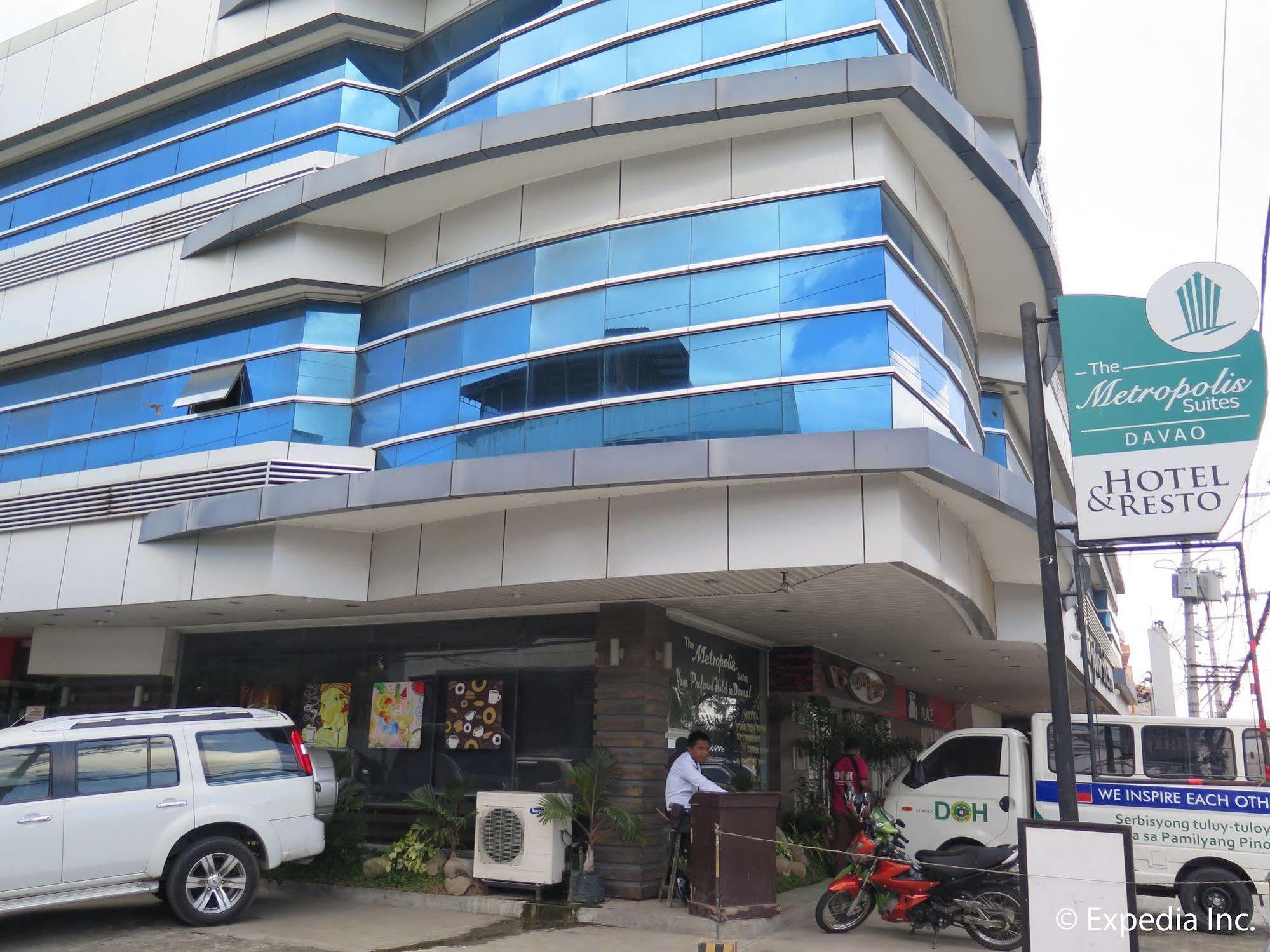 The Metropolis Suites Davao Exterior photo