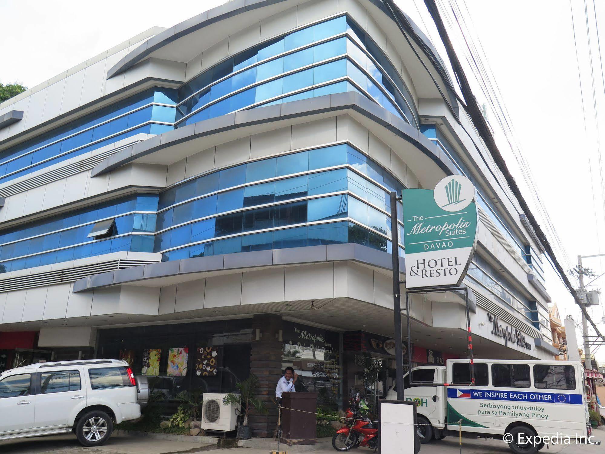 The Metropolis Suites Davao Exterior photo